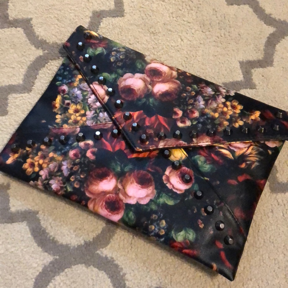 Floral clutch